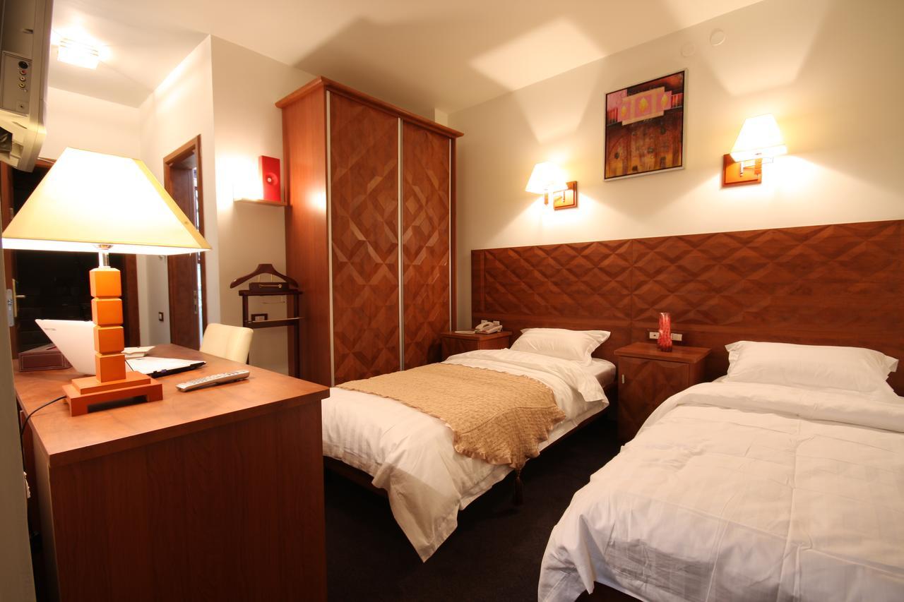 Plasma Hotel Tripoli Kültér fotó