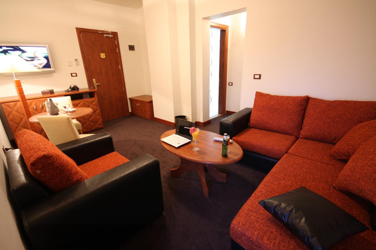 Plasma Hotel Tripoli Kültér fotó