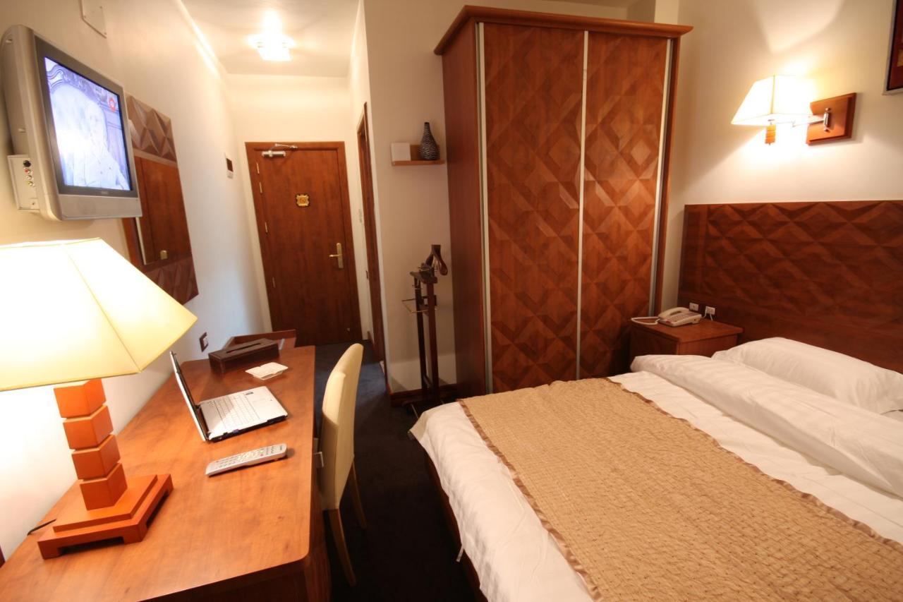 Plasma Hotel Tripoli Kültér fotó